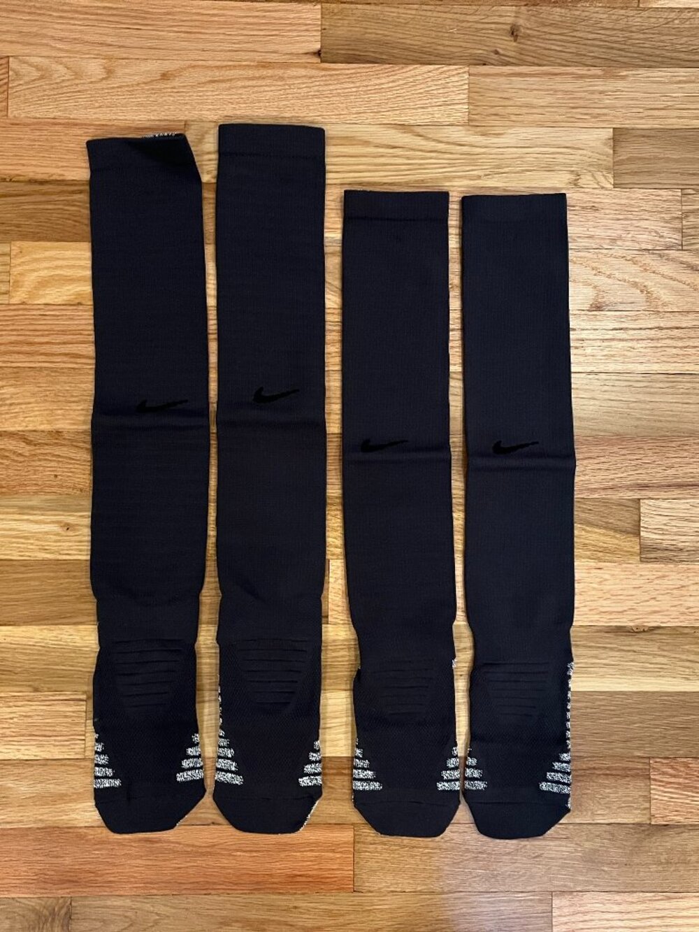Lot of 2 pairs New Men's Medium 8-9.5 Nike Grip Football Long Dri Fit Socks